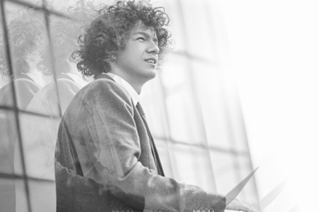 IT manager working from home outdoors using Splashtop