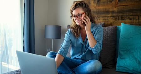 Laptop user reading blog on how to increase productivity while working from home with the help of Splashtop