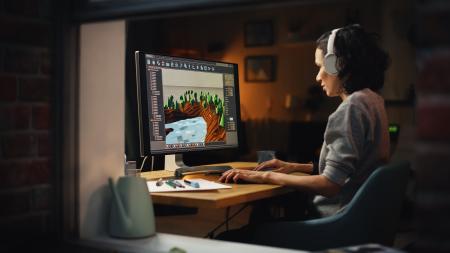 A person on a computer using Splashtop to remotely access VFX editing software