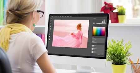 Designer using remote desktop to access Photoshop
