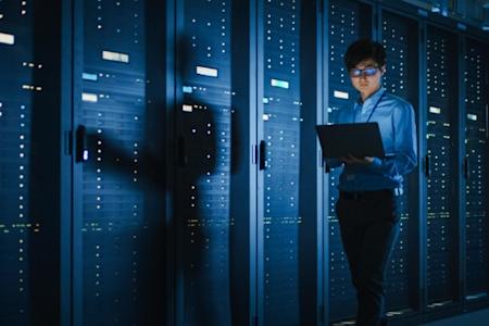 IT Manager reading Splashtop's security intrusion prevention document