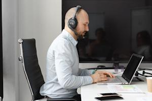 A tech support agent working