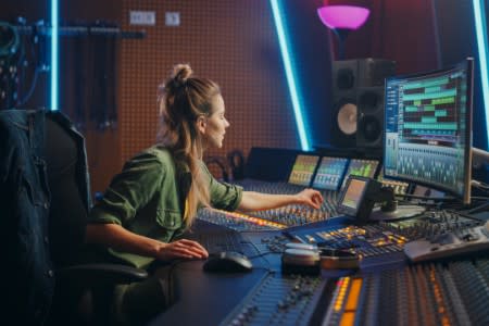 Music producers and sound engineers using Splashtop's remote computer access for seamless workflow optimization