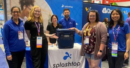 Splashtop team and prize winner at the ISTELive 2022 New Orleans education event